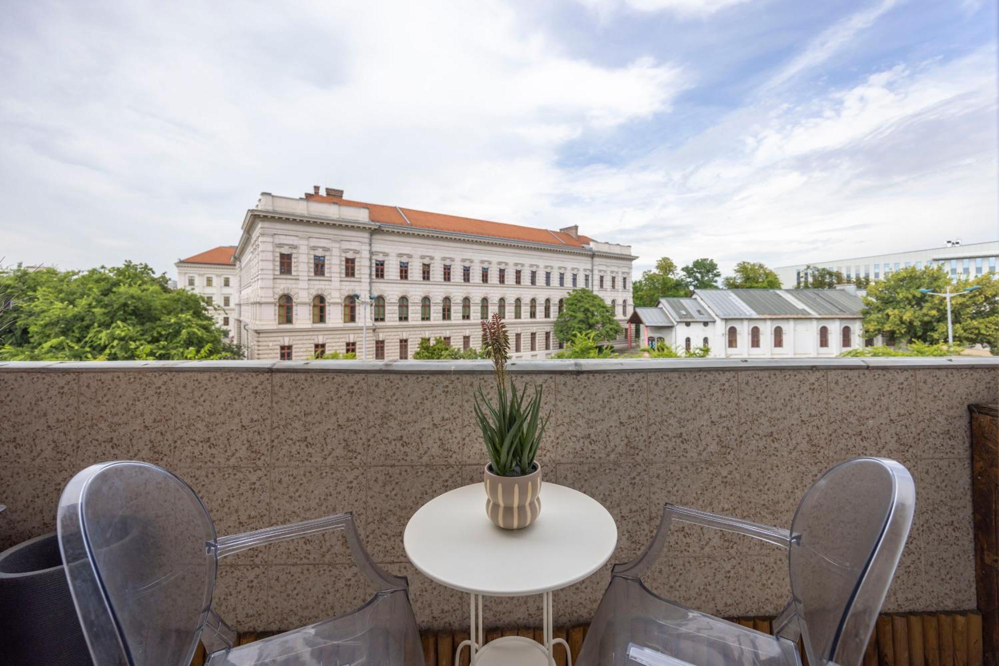 Luxy Central Spacious & Cozy Residence With Balcony บูดาเปสต์ ภายนอก รูปภาพ